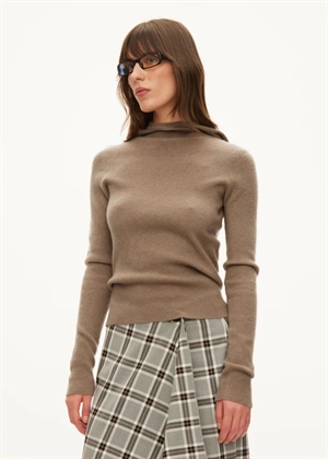 Alanis hood knit Light Mocha Oval Square 